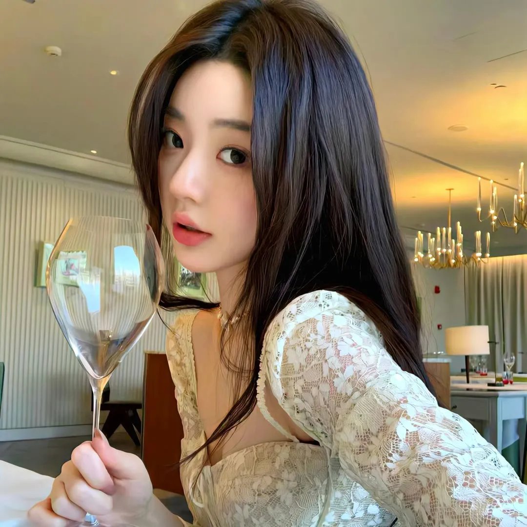 照片的她